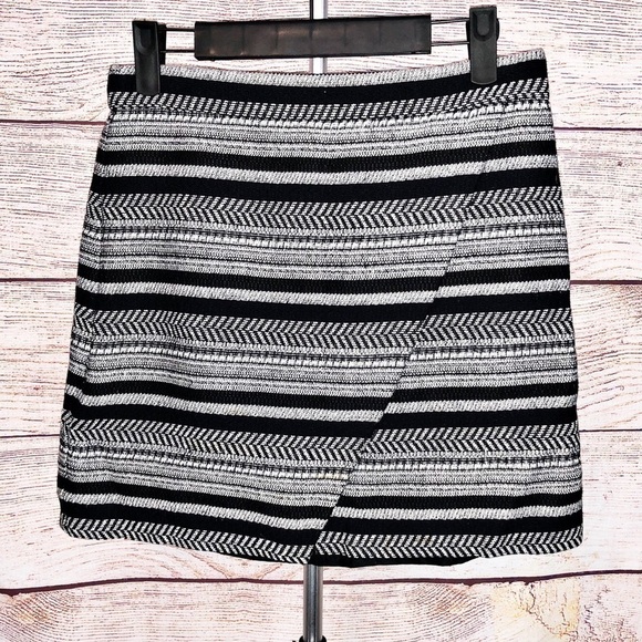 J Crew Factory Black and White Faux Wrap Mini Skirt Size 00 - Picture 1 of 8